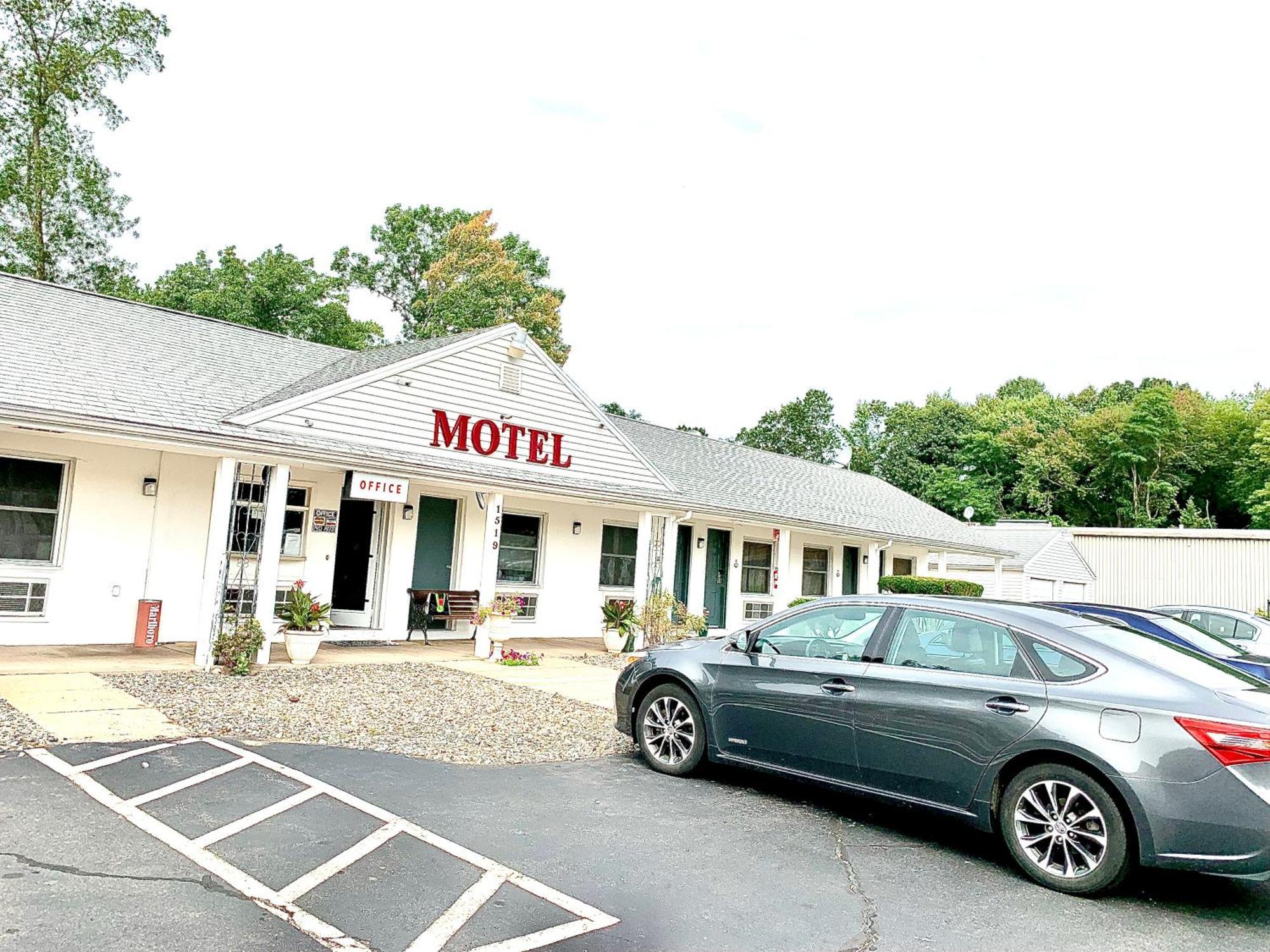 Nitey Nite Motel South Windsor Экстерьер фото